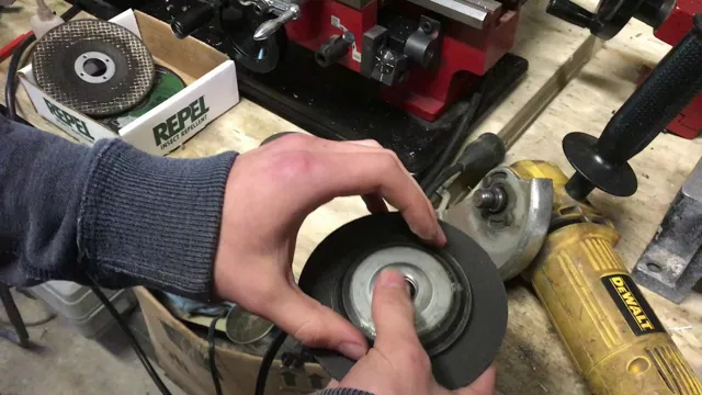 how to change grinding wheel on dewalt bench grinder