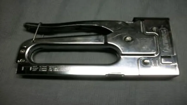 how to load a stanley staple gun model tr45