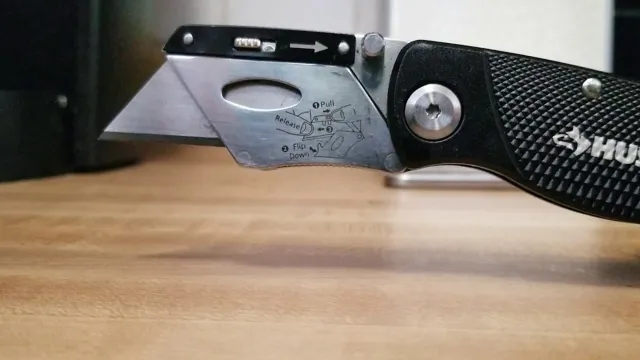how to put blade in husky utility knife how to put blade in husky utility knife