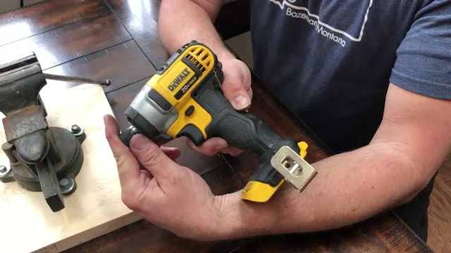 how to remove stuck drill bit from impact driver