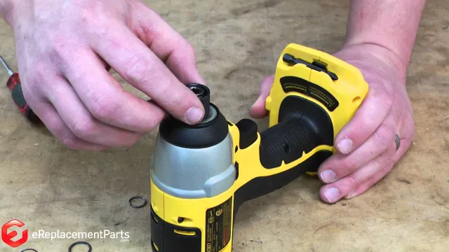 how to replace chuck on dewalt cordless drill