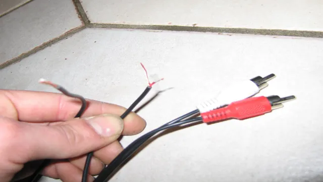 how to strip speaker wire with wire cutters