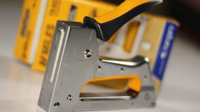 how to take out staple gun staples